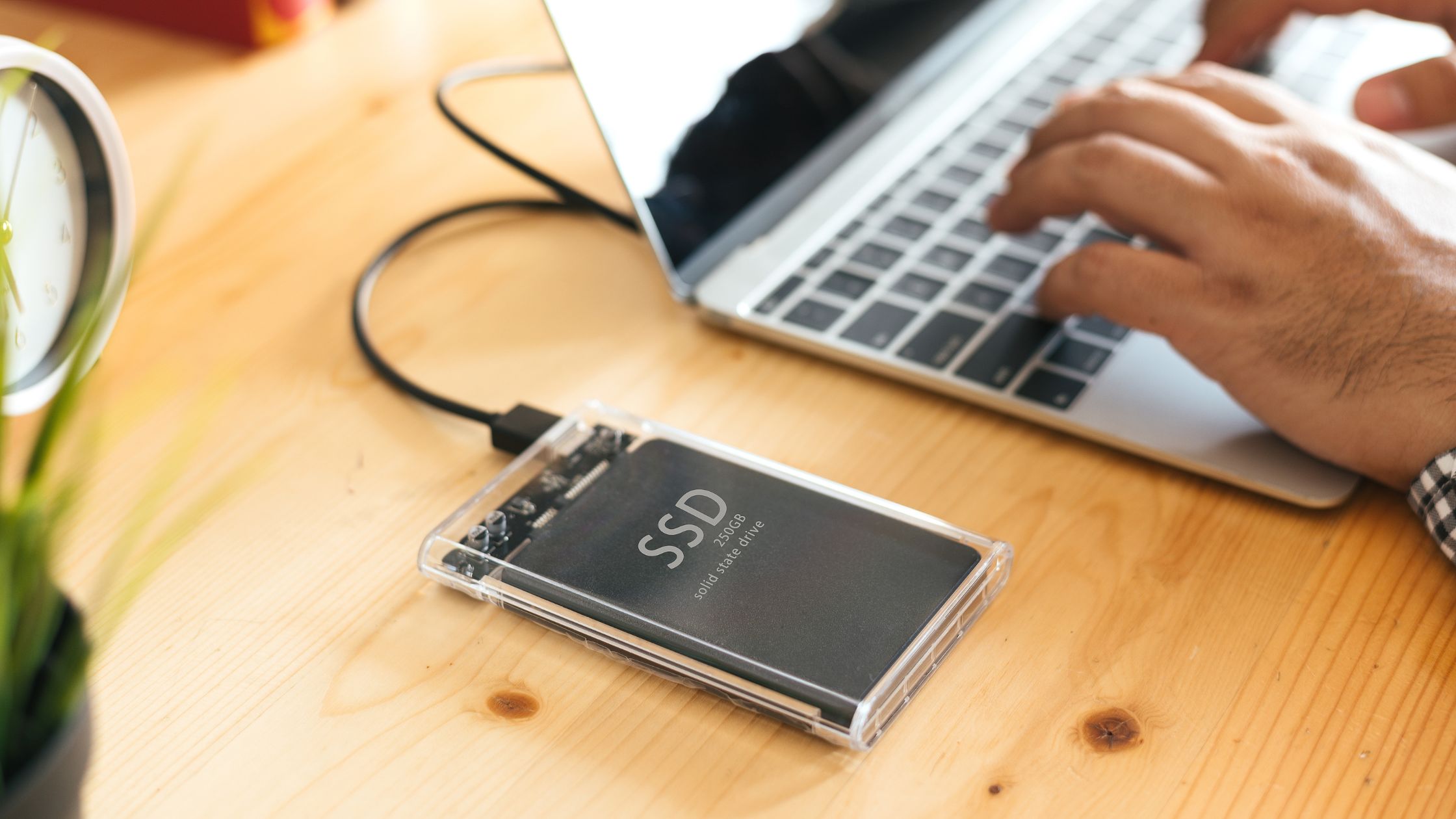 ¿Cómo comprobar el desgaste de un SSD con CrystalDiskInfo?