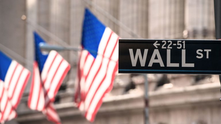 Wall Street alcanza récords por optimismo en IA y comercio global